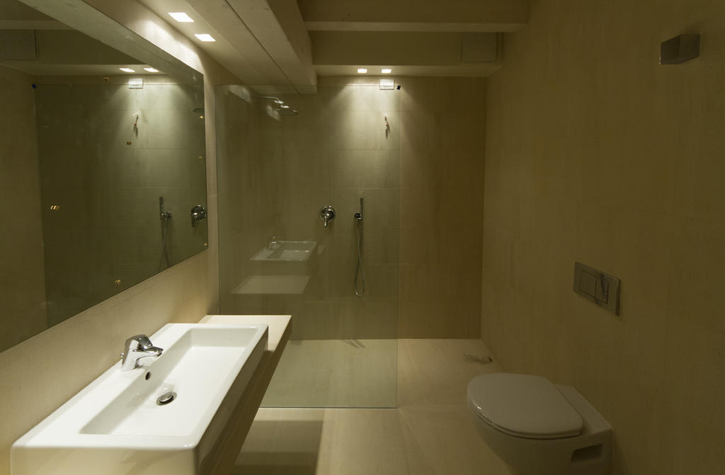 La Casa Del Porto Apartman Lovere Szoba fotó